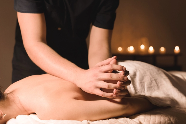 தாய்லாந்து அழகிகள் வெள்ளவத்யில் கைது!