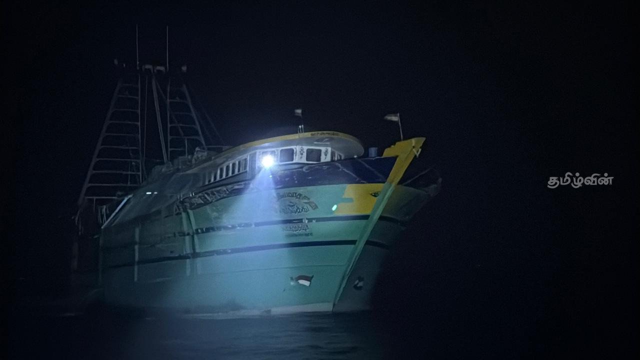 வடமராட்சி கிழக்கு கடலில் இந்திய மீனவர்கள் அடாவடி!