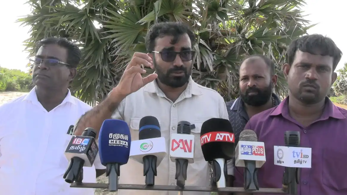 வடமராட்சி கிழக்கில் சட்டவிரோத செயல்களில் ஈடுபடுவோருக்கு உதவும் காவல்துறையினரின் தகவல்களை பாதுகாப்பு அமைச்சுக்கு அனுப்பியுள்ளோம்