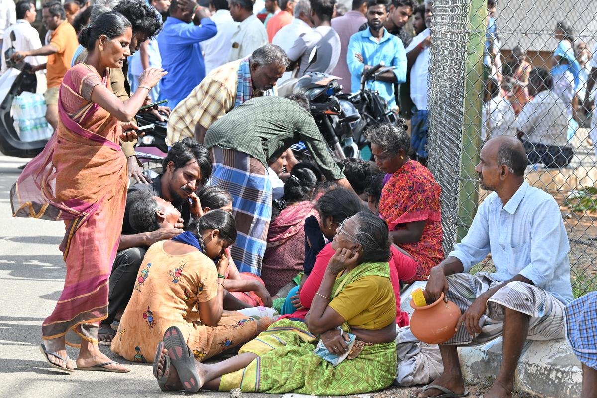 நடிகர் விஜயின் நெரிசல் படுகொலை அரசியல்: பிம்பங்களின் மாயையும் தமிழ்நாட்டின் வருங்காலப் பாடமும்!