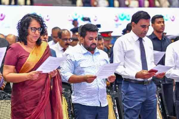 கட்புலனாகா அரங்கு கட்புலனாகாத போர்?