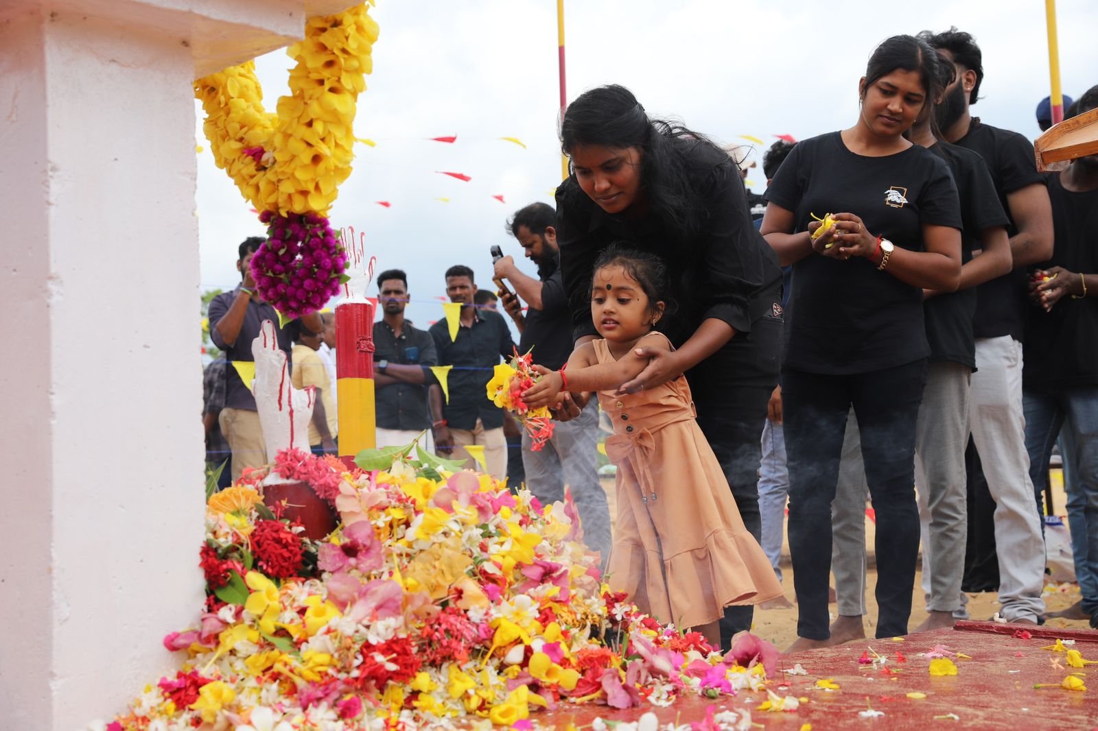 மே – 18  எமது தலைமுறை கண்ட வலியும், வார்த்தைகளில் அடங்காத வேதனையும், குற்ற உணர்வும் நிரம்பிய நாட்கள்.