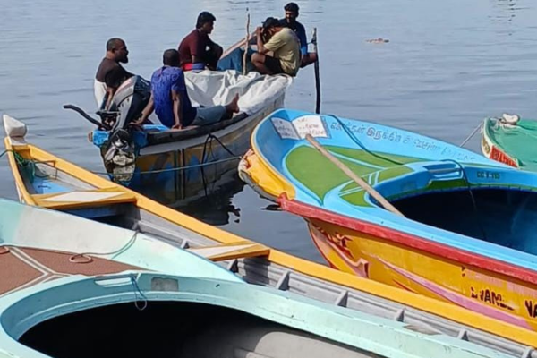 யாழ்ப்பாணம் குருநகர் கடற்பரப்பில் இன்று (22) காலை 17 வயது சிறுவன் ஒருவர் சடலமாக மீட்கப்பட்டுள்ளார்.