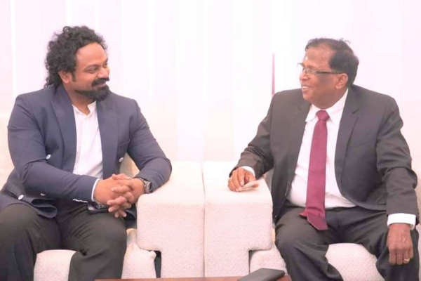 இந்தியத் துணைத்தூதரகத்தின் கொன்சியூலர் ஜெனரல் சாய்முரளி ,   ஆளுநர் நா.வேதநாயகன்  ஆளுநர் செயலகத்தில்  சந்தித்துப் பேச்சு!