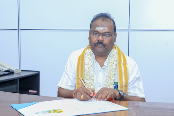 பட்டதாரிகள் தொழில் தேடுபவர்களாக இருக்காது , அறிவுத்திறனுடன் தொழில் முயற்சியாளர்களாக உருவாக வேண்டும்! - தி. வேல்நம்பி