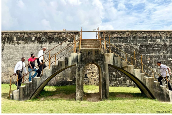 யாழ்ப்பாண கோட்டை மீளமைப்பு தொடர்பில் சுமந்திரன் நேரில் ஆய்வு!