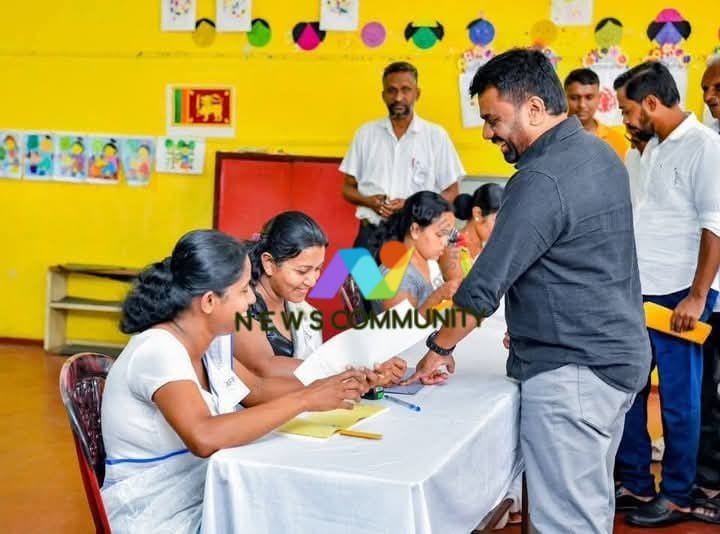 வாக்கெடுப்பு நிறைவுக்கு வந்தது.