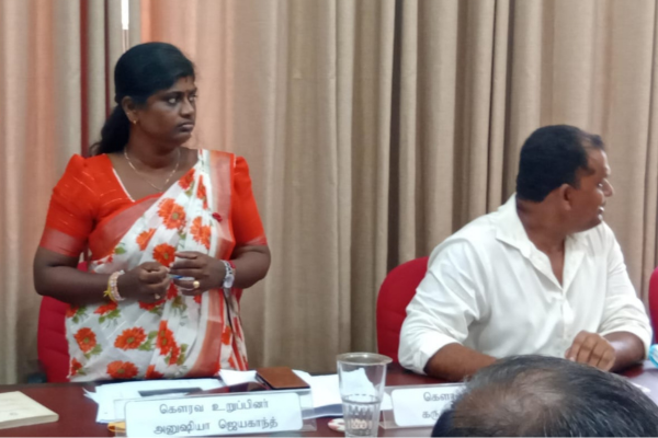 வேலணை வங்களாவடி நகரில் சுற்றுவட்டம்  - உறுப்பினர் அனுசியா வலியுறுத்து!