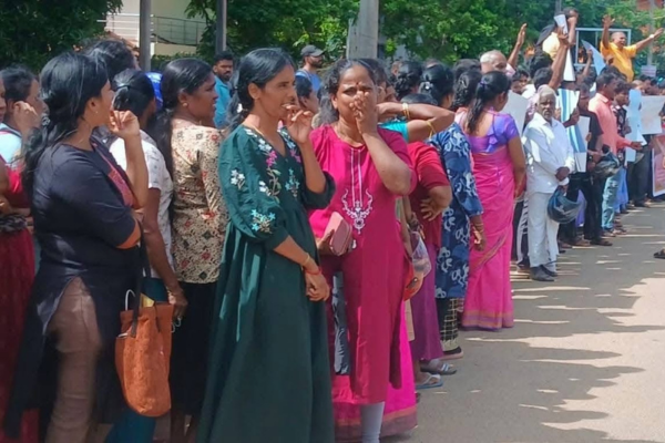 கிளிநொச்சியில் பாடகர் சங்கீத்தனை விடுதலை செய்யக்கோரி மாபெரும் ஆர்ப்பாட்டம்!